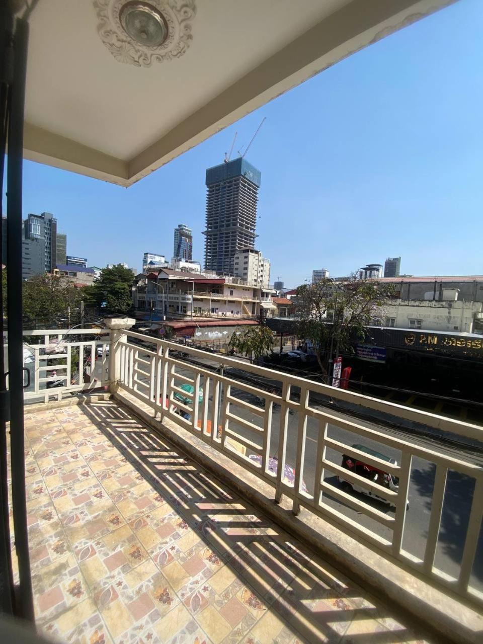 The Moonvine On 360 Daire Phnom Penh Dış mekan fotoğraf